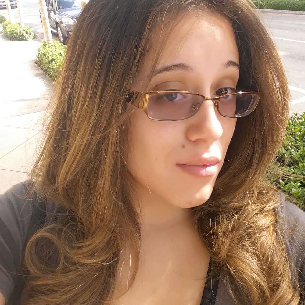 Meet your Posher, Carolina